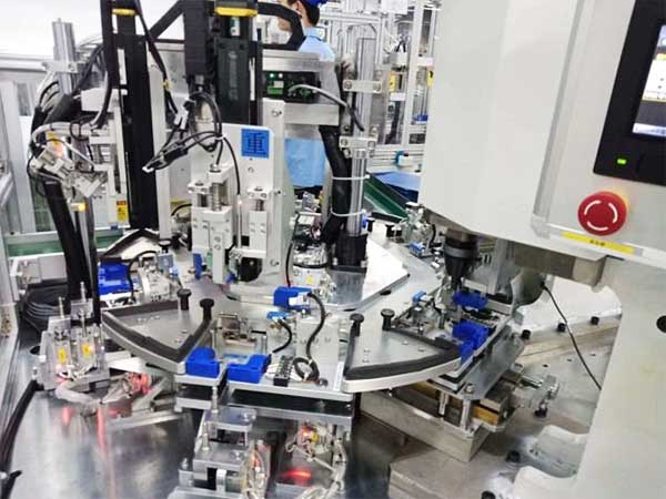 伺服自動旋鉚機，各種鈑金鉚接機，自動化鉚接設備