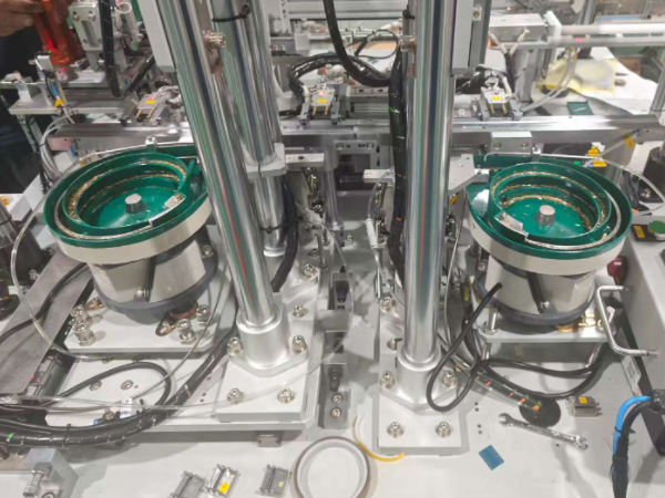 pcb板自動插針機，連接器自動插針機